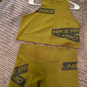 Nike Top and Bottom Bundle